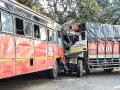वाकण-पाली मार्गावर एसटीला अपघात, ट्रकने दिली धडक; २५ प्रवासी जखमी - Marathi News | Accident, truck hit by ST on bend-shift route; 2 passengers injured | Latest raigad News at Lokmat.com