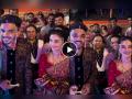 क्रिकेटप्रेमी नवरदेवाचा हटके उखाणा, पत्नीला थेट दिला इशारा, म्हणतो, 'क्रिकेट कधीच नाही सोडणार...' - Marathi News | a cricket lover groom while saying to her wife he will never leave to play cricket video goes viral on social media | Latest social-viral News at Lokmat.com