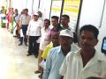भरपाईसाठी जिल्हाधिकारी कार्यालयात लागल्या रांगा - Marathi News | Range taken to the Collector Office for compensation | Latest raigad News at Lokmat.com