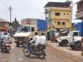 इंदापूर बाजारपेठेतील रस्त्याची दुरवस्था - Marathi News | Indapur road disturbance | Latest raigad News at Lokmat.com