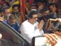 Raj Thackeray:…अन् राज ठाकरेंनी गाडी रस्त्यामध्येच थांबवली; ठाण्याच्या सभेची उत्सुकता शिगेला पोहचली - Marathi News | MNS workers welcome Raj Thackeray at Ghatkopar | Latest mumbai News at Lokmat.com