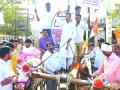 बुलडाण्यात इंधन भाववाढ विरोधात काँग्रेसचा बैलगाडी मोर्चा - Marathi News | Congress bullock cart rally against petrol, diesel price hike | Latest buldhana News at Lokmat.com