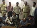 नागपुरातील जुगार अड्डयावरील धाडीत डॉक्टरसह अडकले ८ जण - Marathi News | Eight people with a doctor arrested in gambling den raid at Nagpur | Latest nagpur News at Lokmat.com
