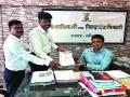 कर्मचा-यांचे काम बंद, जिल्ह्यामध्ये उत्स्फूर्त प्रतिसाद - Marathi News | Employees stop work, spontaneous response in the district | Latest raigad News at Lokmat.com