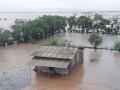 रायगड जिल्ह्यातील शेकडो गावांचा संपर्क तुटला - Marathi News | Hundreds of villages in Raigad district lost contact | Latest raigad News at Lokmat.com