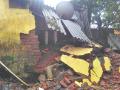 महाडमधील पुरामुळे अनेक संसार उघड्यावर - Marathi News | The floods in Mahad opened many worlds | Latest raigad News at Lokmat.com