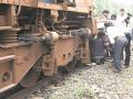 रुळावरून उतरले रेल्वे इंजिन : चाचेर स्थानकावरील घटना - Marathi News | Railway engine derailed : Incident at Chacher station | Latest nagpur News at Lokmat.com