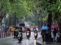 Heavy Rain In Pune: पुण्यात मेघगर्जना अन् विजांच्या कडकडाटासह मुसळधार पाऊस - Marathi News | Heavy rain started in Pune with thunder and lightning | Latest pune News at Lokmat.com