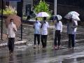 वातावरणात गारवा : ढगाळ हवामानासह हलक्या सरी ! - Marathi News | Light showers with cloudy weather! | Latest nashik News at Lokmat.com