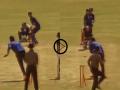 OMG : सुरेश रैनानं स्टम्प्सकडे न पाहताच केला रन आऊट; Video - Marathi News | OMG : Suresh Raina pulls off no-look run-out, watch Video | Latest cricket News at Lokmat.com