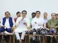 राज ठाकरे ना भाजपला हवे आहेत, ना काँग्रेसला! - Marathi News | Neither BJP nor Congress wants Raj Thackeray! | Latest editorial News at Lokmat.com