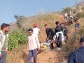 राजगड किल्ल्यावर डोक्यात दगड पडून महिला जखमी - Marathi News | Woman injured after stone falls on head at Rajgad Fort | Latest pune News at Lokmat.com