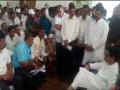 राज ठाकरेंनी घेतली समृद्धी महामार्गबाधित शेतकऱ्यांची भेट - Marathi News | Raj Thackeray's visit to the prosperous highway affected farmers | Latest nashik Videos at Lokmat.com
