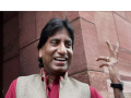 Raju Srivastav Health: राजू श्रीवास्तव यांच्या सुरक्षेत मोठी चूक; सेल्फी घेण्यासाठी आयसीयूत शिरला अज्ञात व्यक्ती - Marathi News | Raju Srivastav Health: Big mistake in Raju Srivastav's security; An unknown person entered the ICU to take a selfie | Latest national News at Lokmat.com