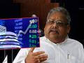 Rakesh Jhunjhunwala यांचे ५ 'गुरुमंत्र' जे शेअर मार्केटमध्ये गुंतवणूक करणाऱ्यांना करू शकतील 'मालामाल'! - Marathi News | 5 investment lessons from rakesh jhunjhunwala every share market investors needs to know | Latest business Photos at Lokmat.com