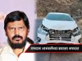 केंद्रीय मंत्री रामदास आठवलेंच्या कारला अपघात, साताऱ्यात वाईजवळ कंटेनरला दिली धडक - Marathi News | Central Minister Ramdas Athawale car accident in Wai Satara but he is safe see photo details | Latest satara News at Lokmat.com