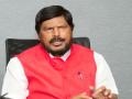 Ramdas Athawale: भाजप - शिवसेनेने एकत्र येऊन पाच वर्षे शिवसेनेला मुख्यमंत्री द्यावा - Marathi News | BJP Shiv Sena should come together and give Shiv Sena Chief Minister for five years said Ramdas Athawale | Latest pune News at Lokmat.com