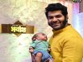 या नव्या सदस्याचे हार्दिक जोशीने केले कुटुंबात स्वागत - Marathi News | hardik joshishares picture with niece | Latest filmy News at Lokmat.com