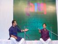 रसिकांच्या साक्षीने ठाण्यात रंगण एक मुक्त व्यासपीठची स्थापना, कवी संदीप खरे यांना प्रथम रंगण पुरस्कार प्रदान - Marathi News | Foundation of an open platform in Thane in Thane, Sandeep khare for the first color award | Latest thane News at Lokmat.com