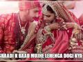 Deepika Ranveer Wedding : लहंगा दोगी क्या? दीपवीरच्या लग्नाच्या फोटोंवरही फनी मीम्स!! - Marathi News | Deepika Ranveer Wedding: deepveer wedding pics fired up these hilarious memes | Latest filmy News at Lokmat.com