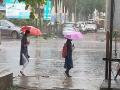 रत्नागिरीत चौथ्या दिवशीही पावसाचा जोर कायम - Marathi News | Heavy rain continued in Ratnagiri for the fourth day | Latest ratnagiri News at Lokmat.com