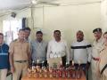 रावेर पोलिसांकडून अवैध दारूचा सफाया - Marathi News | Raver police eliminated illegal liquor | Latest jalgaon News at Lokmat.com