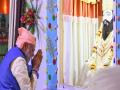Narendra Modi: पीएम मोदींनी केली संत रविदास मंदिरात पूजा, महिलांसोबत घेतला भजन कीर्तनाचा आस्वाद - Marathi News | Narendra Modi:pm Narendra Modi visits guru ravidas vishram dham mandir, takes part in kirtan | Latest national News at Lokmat.com