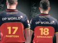 RCB vs SRH Latest News : मैदानावर उतरण्यापूर्वीच RCBनं चाहत्यांना जिंकले; क्रीडाविश्वातूनही होतंय कौतुक - Marathi News | RCB vs SRH Latest News : RCB has decided to sport ‘My Covid Heroes’ jersey throughout the IPL 2020 | Latest cricket Photos at Lokmat.com