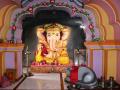 रेडी येथील गणेश मंदिरात भाविकांची दर्शनासाठी मोठी गर्दी - Marathi News | A big crowd to visit devotees at Ganesh Temple in Reddy | Latest sindhudurga News at Lokmat.com
