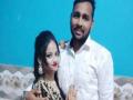 दोन बायकांमध्ये फसला पती, एका पत्नीवर गोळी झाडून स्वत: केली आत्महत्या - Marathi News | Gurugram youth dies under suspicious conditions wife also injured admit in Delhi | Latest crime News at Lokmat.com