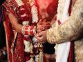 23 वर्षीय एका तरूणीने 27 वर्षीय सावत्र भावासोबत केलं लग्न, आई म्हणाली... - Marathi News | 23 old girl married to stepbrother mother and father support him | Latest jarahatke News at Lokmat.com