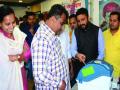 अलिबागमध्ये पालकमंत्री, आमदारांनी केले चाचणी मतदान - Marathi News | Guardian Minister in Alibaug, and MLAs voted for the test | Latest raigad News at Lokmat.com
