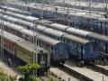 Indian Railway: देशात आधीच भीषण कोळसा संकट, त्यानंतर आता सरकारने 1100 ट्रेन रद्द केल्या - Marathi News | Indian Railway cancels 1100 trains due to coal and power crisis | Latest national News at Lokmat.com