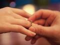 त्याने तिला मैदानात प्रपोज केलं आणि त्यानंतर चक्क... - Marathi News | He proposes to her on the field and then ... | Latest cricket News at Lokmat.com