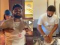 'मोडक्या पायासह मी इथं हात आजमावू शकतो...' पंतनं शेअर केलेल्या Pizza रेसिपीवर नेटकरी झाले फिदा - Marathi News | Rishabh Pant Cook Pizza With A Broken Foot Recipes Video Goes Viral | Latest cricket News at Lokmat.com