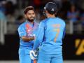 ICC World Cup 2019 : रिषभ पंतला भारतीय ड्रेसिंग रुममध्ये नो एंट्री, पण का... - Marathi News | ICC World Cup 2019: Rishabh Pant no entry in the Indian dressing room | Latest cricket News at Lokmat.com