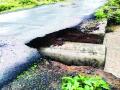 जांभूळपाडा-कळंब मार्गावर मोरी खचली - Marathi News | Mori dumps on Jambhalpada-Kalamb Marg | Latest raigad News at Lokmat.com