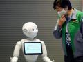 ‘पेपर’ नावाचा रोबोट घेणार कोरोना रुग्णांची काळजी - Marathi News | Japan debuts Robots in hotels to handle corona | Latest international News at Lokmat.com