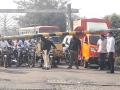 रोहा रेल्वेफाटकाचा खांब मोडला - Marathi News | Roha Railway Pillar | Latest raigad News at Lokmat.com