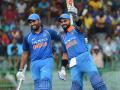 रोहित शर्मा-विराट कोहलीची जोडी जमली - Marathi News | Rohit Sharma and Virat Kohli are most dangerous pair in odi | Latest cricket Photos at Lokmat.com