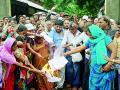 गरिबांच्या रॉकेलसाठी राष्ट्रवादीची गांधीगिरी  - Marathi News | Nationalist Congress Party's Gandhigiri for poor people kerosene | Latest nagpur News at Lokmat.com