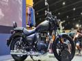 केवळ २३ हजारांत घरी न्या Royal Enfield Meteor 350, पाहा फीचर्स आणि किती असेल EMI - Marathi News | royal enfield meteor 350 at down payment of 23 thousands here its features and emi details 2022 | Latest auto Photos at Lokmat.com