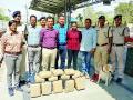 नागपूर रेल्वेस्थानकावर २.४५ लाखाचा गांजा पकडला - Marathi News | Nagpur railway station caught a ganja of 2.45 lakhs | Latest nagpur News at Lokmat.com