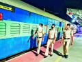 दोन दिवसात आरपीएफने केली ६६ रेल्वेगाड्यांची तपासणी  - Marathi News | RPF inspects 66 trains in two days | Latest nagpur News at Lokmat.com