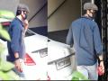 हॉस्पिटल बाहेर दिसला रणबीर कपूर, चाहते पडले चिंतेत - Marathi News | Ranbir Kapoor was seen outside the hospital, fans were worried | Latest filmy News at Lokmat.com