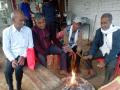 अवकाळीने वाढला थंडीचा जोर; गावात पेटल्या शेकोट्या - Marathi News | Unseasonal rain increased the force of cold; Bonfires lit in the village | Latest gondia News at Lokmat.com