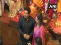 सचिन तेंडुलकर लालबागच्या राजाच्या चरणी - Marathi News | Mumbai : Sachin Tendulkar and his wife Anjali Tendulkar offer prayers at Lalbaugcha Raja | Latest mumbai Videos at Lokmat.com