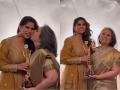 Sai Tamhankar: "मुलगी ही आईचं प्रतिबिंब...", झी चित्रगौरव पुरस्कार जिंकल्यानंतर सईची पहिली पोस्ट - Marathi News | After receiving the Zee Chitra Gaurav award, Sai Tamhankar shared a video with her mother | Latest filmy News at Lokmat.com
