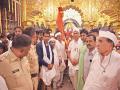 पुण्यतिथीनिमित्त साईबाबांची सुवर्ण रथातून मिरवणूक - Marathi News | Sai Baba procession from golden chariot on the occasion of death | Latest ahilyanagar News at Lokmat.com