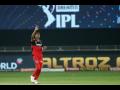 MI vs RCB Latest News : Super विजय; रॉयल चॅलेंजर्स बंगळुरूनं गमावलेला सामना जिंकला - Marathi News | MI vs RCB Latest News: Super Victory of Royal Challengers Bangalore, Beat MI in Super Over | Latest cricket News at Lokmat.com